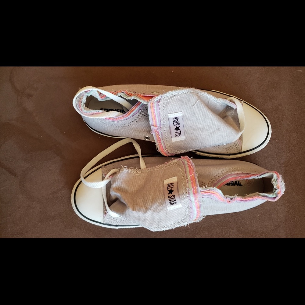 Converse - Picture 2 of 3